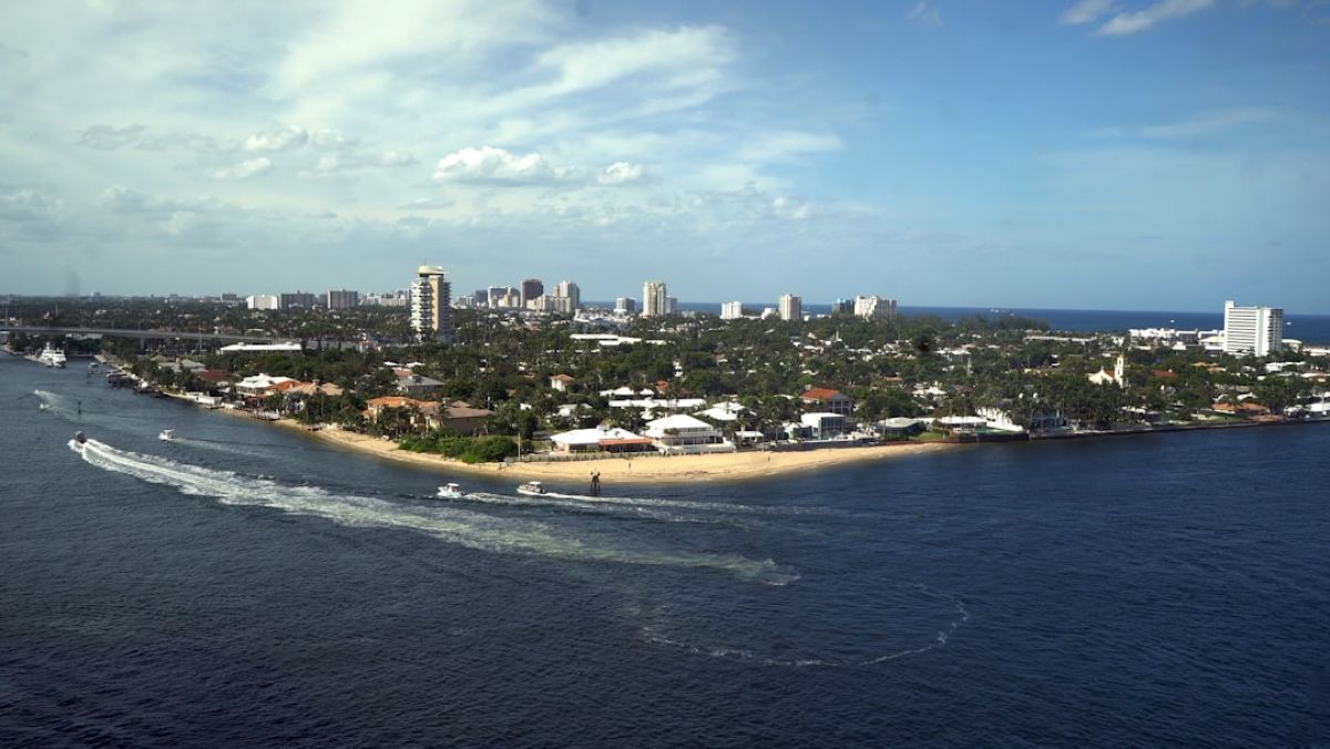 Naples Area Fireworks & Fun: Your 4th of July Guide 1 featured 1751050327.188299 15de7f65 Naples Area Fireworks & Fun: Your 4th of July Guide