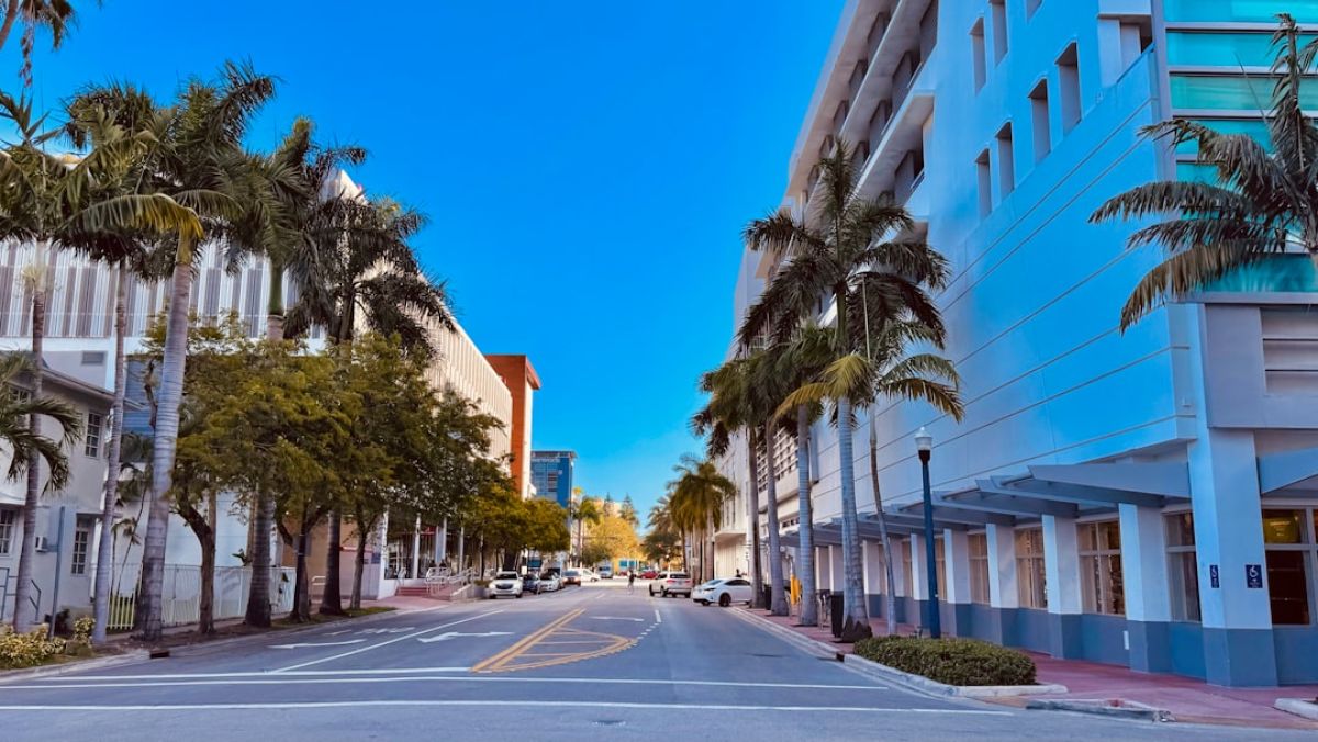 Naples Waterfront Oasis: $18.5M Mansion Boasts Three Kitchens 1 featured 1751082665.04265 1e61ae47 Naples Waterfront Oasis: $18.5M Mansion Boasts Three Kitchens