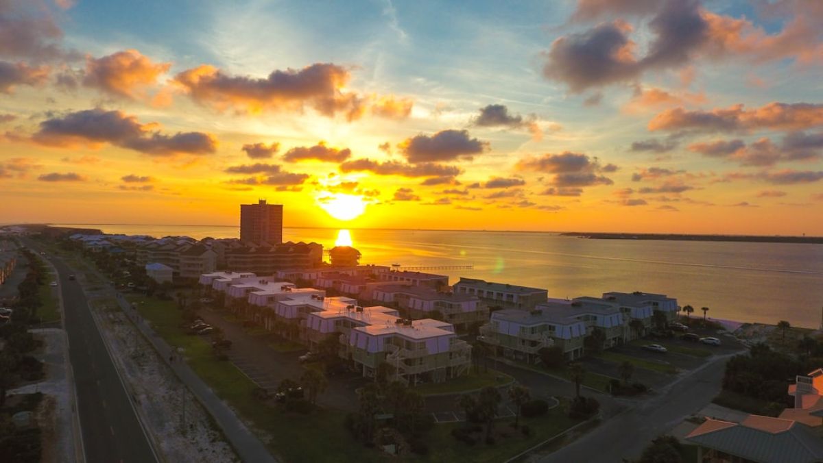 Naples Area Fireworks & Fun: Your 4th of July Guide 1 featured 1751158267.843963 21dd34c6 Naples Area Fireworks & Fun: Your 4th of July Guide