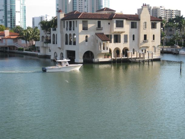 Bayside www.florida infos.com panoramio 1 scaled 385d0b41 Experience Luxury Living in Naples, Florida A Guide to Premier Rentals