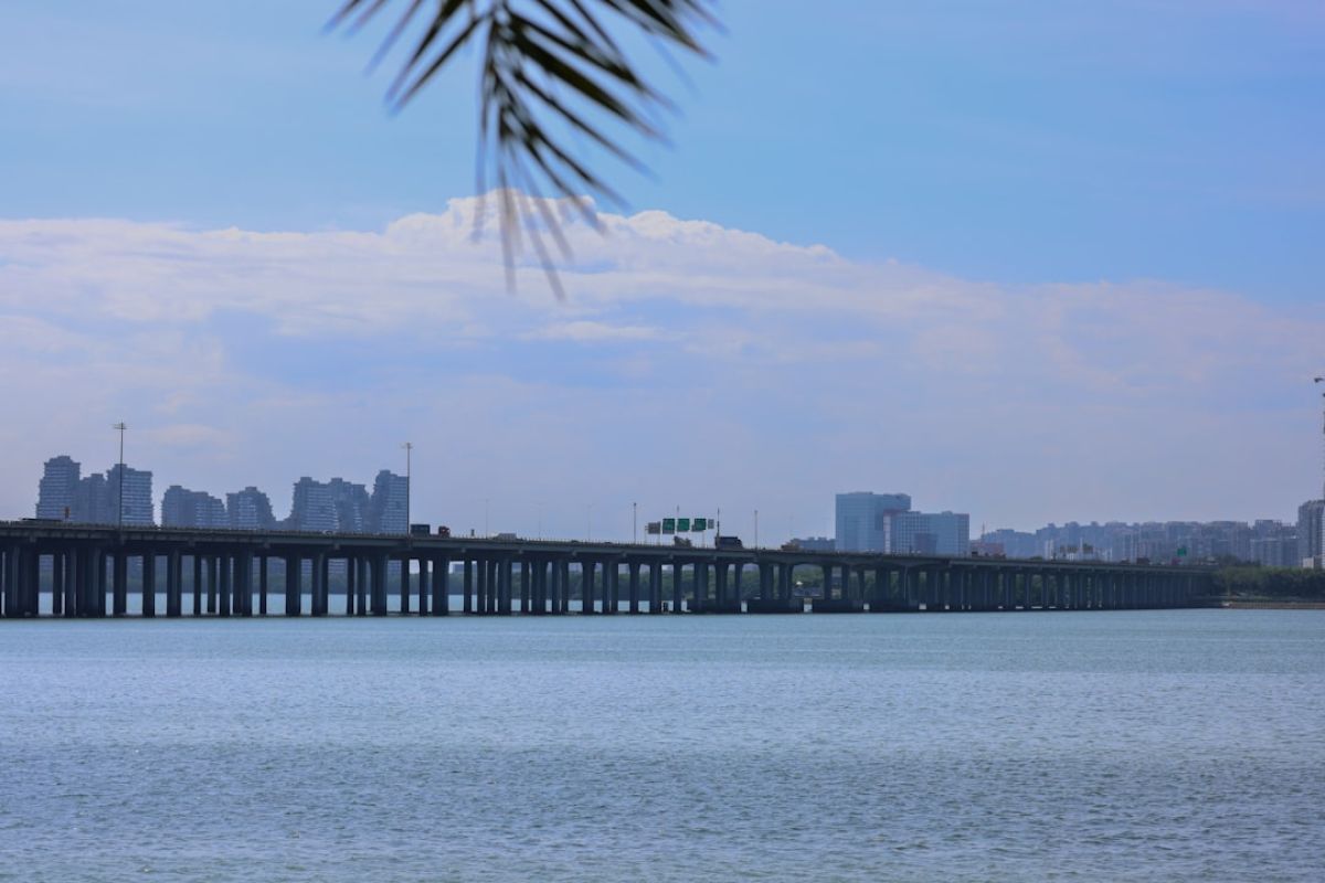 Naples & Fort Myers Face Workforce Housing Crunch 1 featured 1751298736.360329 38c32e8e Naples & Fort Myers Face Workforce Housing Crunch
