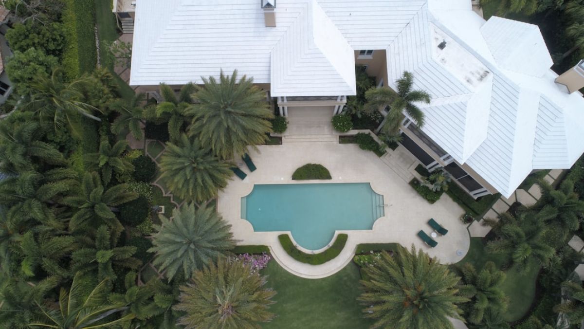 Naples' Top Earner Might Surprise You 1 featured 1750884668.669452 59d98de8 Naples' Top Earner Might Surprise You