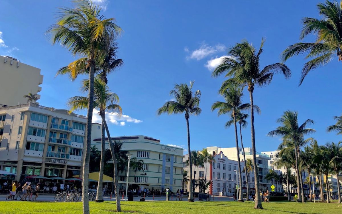 Lightning Strike Injures 4 on Naples Beach 1 featured 1750812723.815766 84aaabb8 Lightning Strike Injures 4 on Naples Beach
