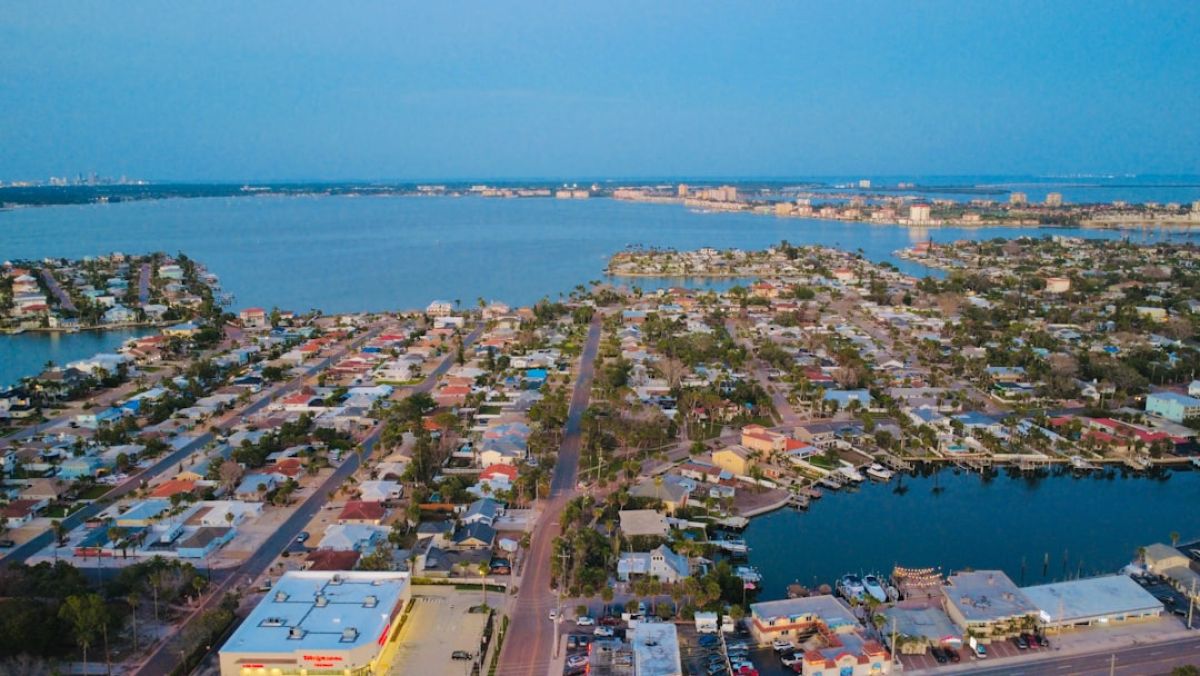 Is Naples the Best Place to Retire on the Gulf Coast? 1 featured 1751143900.488668 e7530e31 Is Naples the Best Place to Retire on the Gulf Coast?