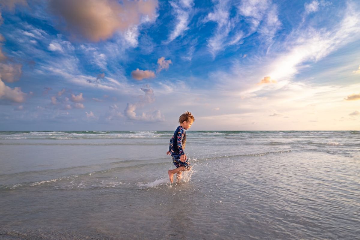 Naples Summer Storms: Lightning Safety Tips 1 featured 1750953133.867087 edb8c2e7 Naples Summer Storms: Lightning Safety Tips