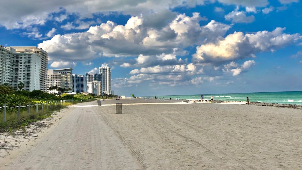 Teen Violence Erupts at Naples Mall and Park: Two Minors Arrested 1 featured 1750920697.221674 faecb2f7 Teen Violence Erupts at Naples Mall and Park: Two Minors Arrested